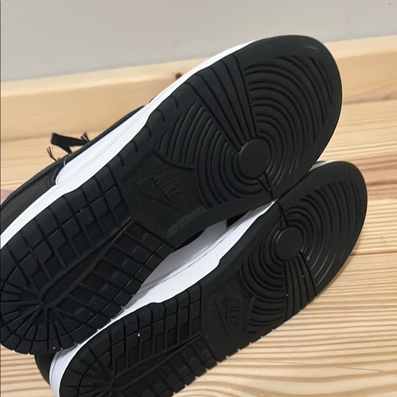 Nike 2.5Y kids panda dunks - Picture 5 of 6